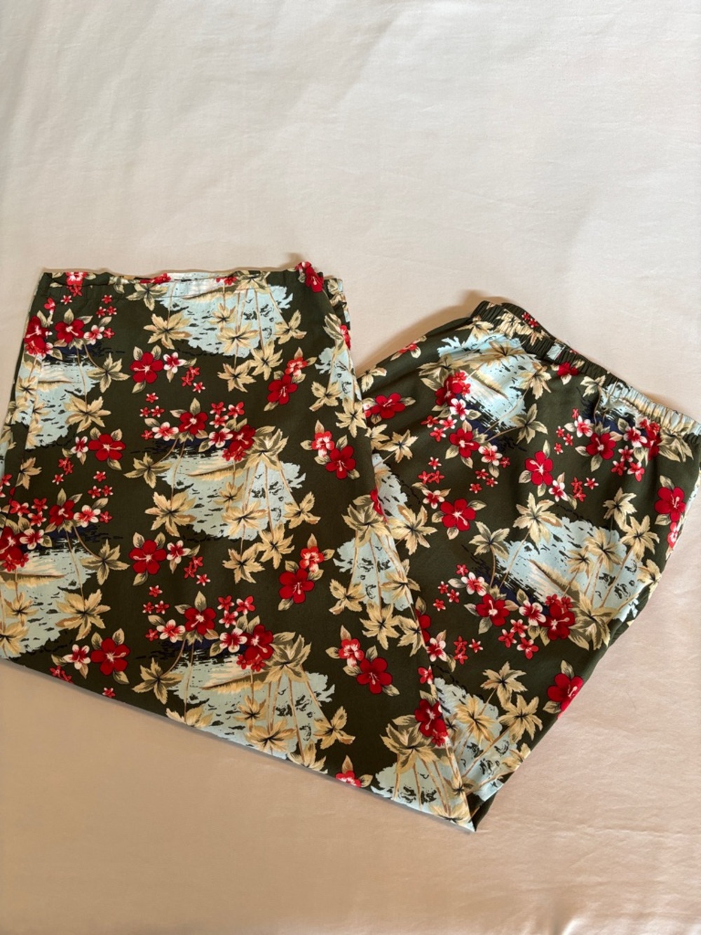 Basic Edition Plus Hawaiian Tropical Cropped Pants Green Women's Size 3X
